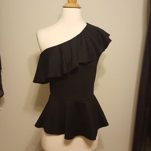 Gorgeous one shoulder top