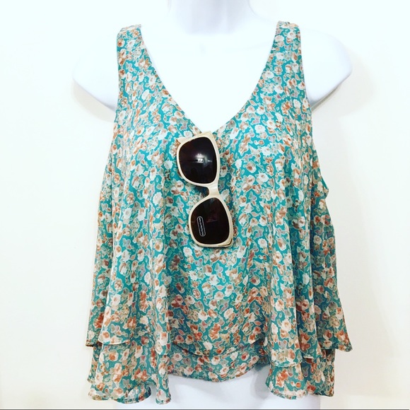 Soprano Tops - Flowy Floral Two layered Cropped Top