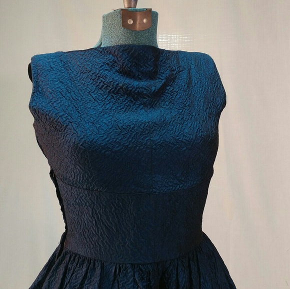 Vintage 1960s handmade crinkled taffeta dress - Picture 2 of 5