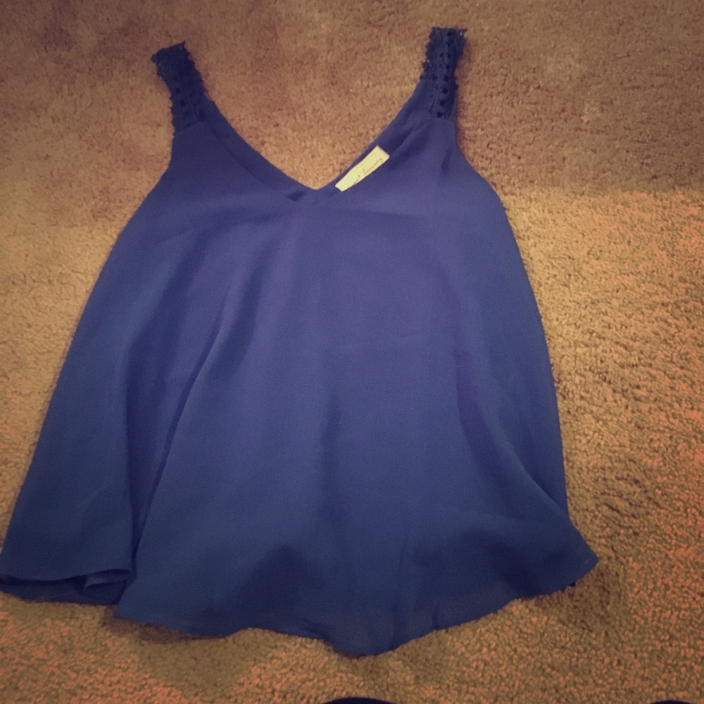 Blue flowey tank top