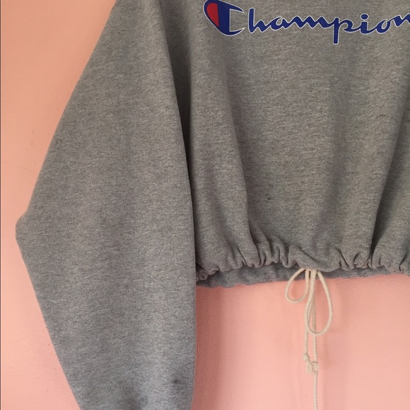 Vintage Champion Cropped Sweatshirt - Picture 5 of 5