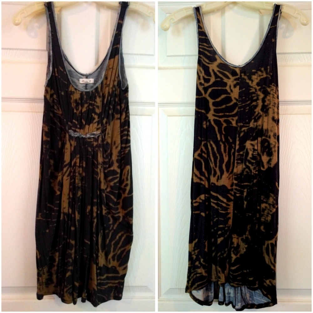 Silence + Noise Urban Outfitters Black&Gold Dress