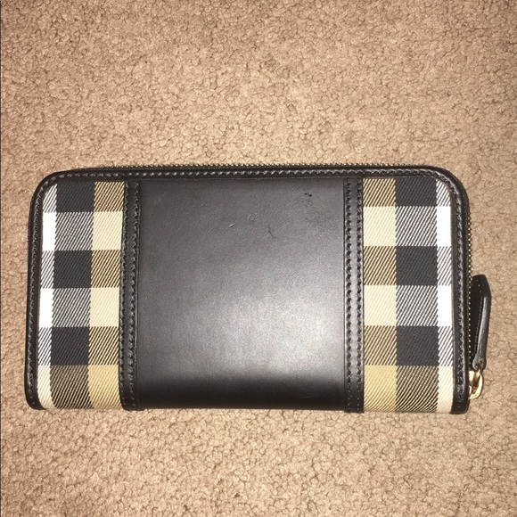 Burberry Wallet, never been used! - Picture 4 of 4