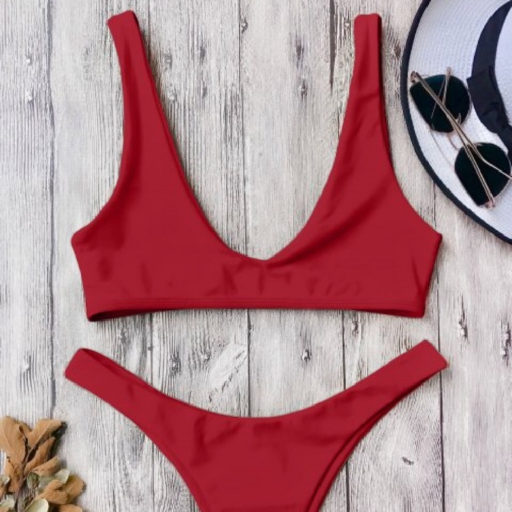 RED SCOOP CHEEKY BIKINI