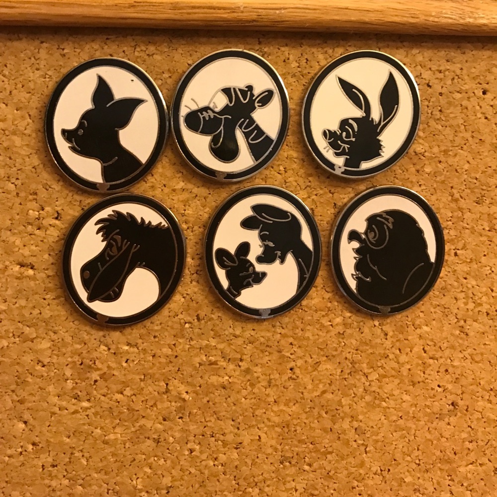 Pooh portrait Disney trading pins