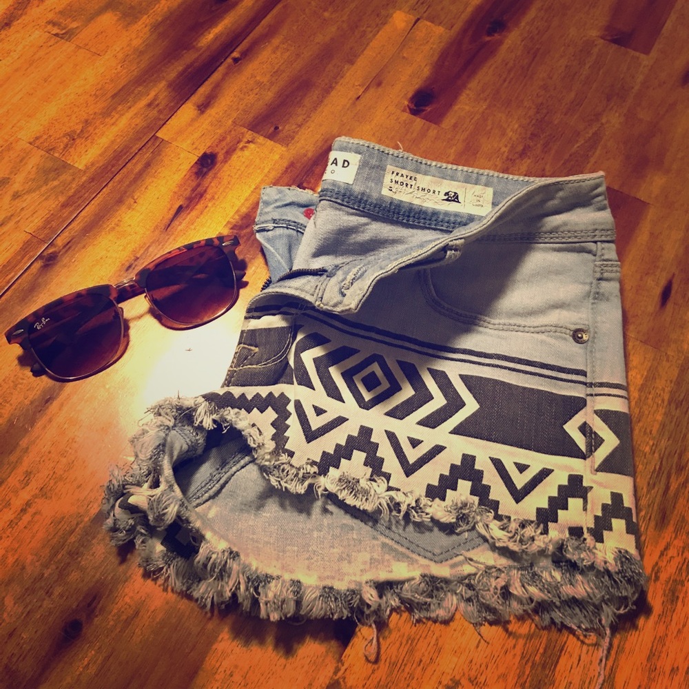 Bullhead Aztec cut-off shorts