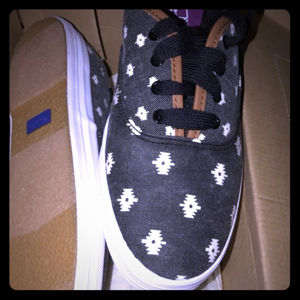 Black and white keds lace up low top sneakers