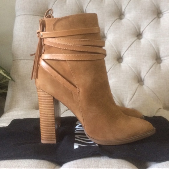 Steve Madden Shoes - Steve Madden leather boots with tassel