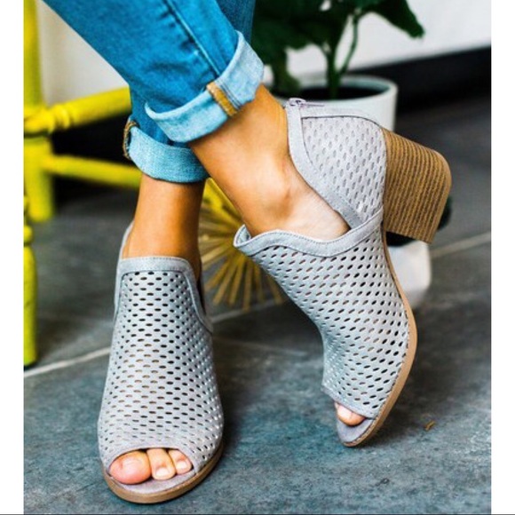 JUSTINE Booties - Picture 5 of 7