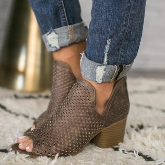 JUSTINE Booties - Picture 7 of 7