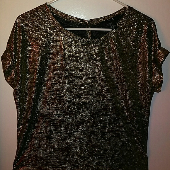 A blouse - Picture 2 of 5