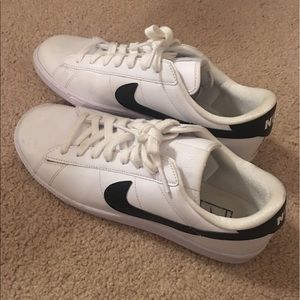 Nike Tennis shoes