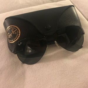 Classic black Ray-Ban Aviators