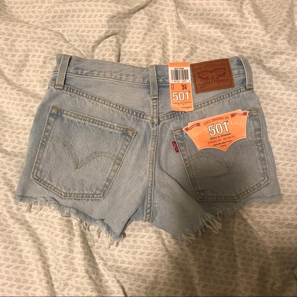 🚫SOLD🚫Levi's 501 Shorts in Bowie Blue 24 NWT !! - Picture 4 of 4