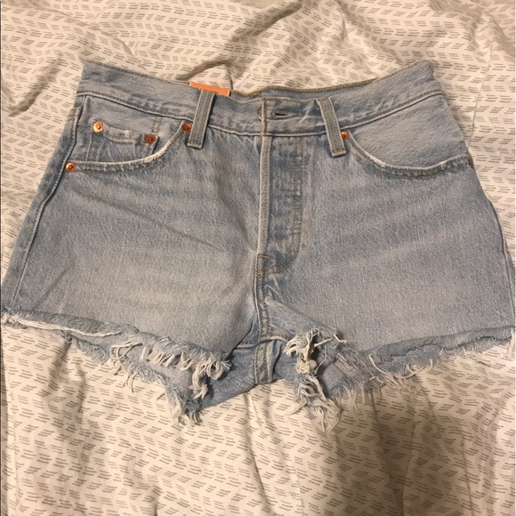 🚫SOLD🚫Levi's 501 Shorts in Bowie Blue 24 NWT !! - Picture 3 of 4