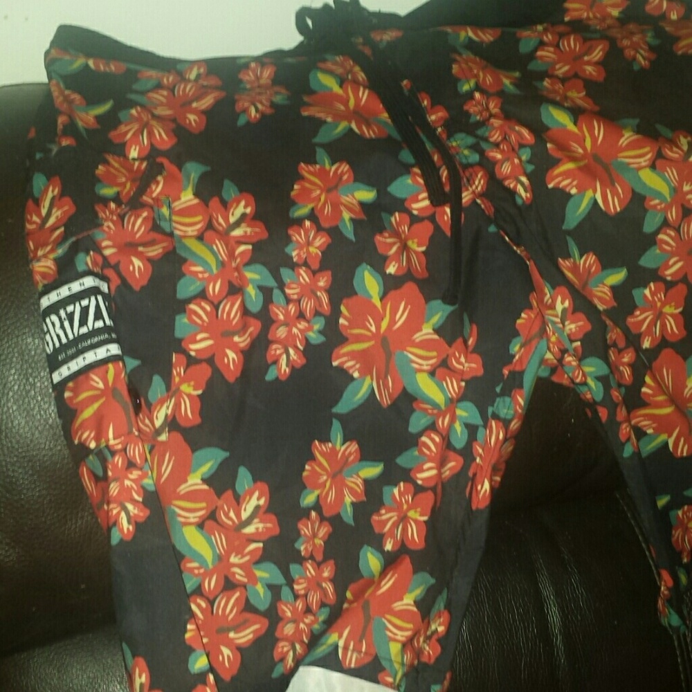 Diamond supply meets grizzly swim trunks