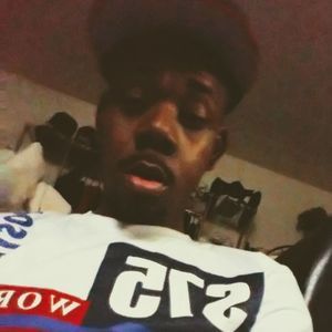 Meet your Posher, Dezmond lewis