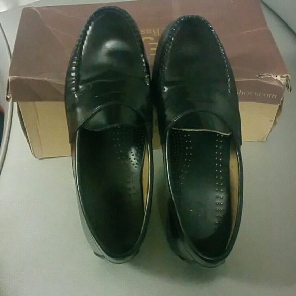 Shoes - Picture 2 of 4