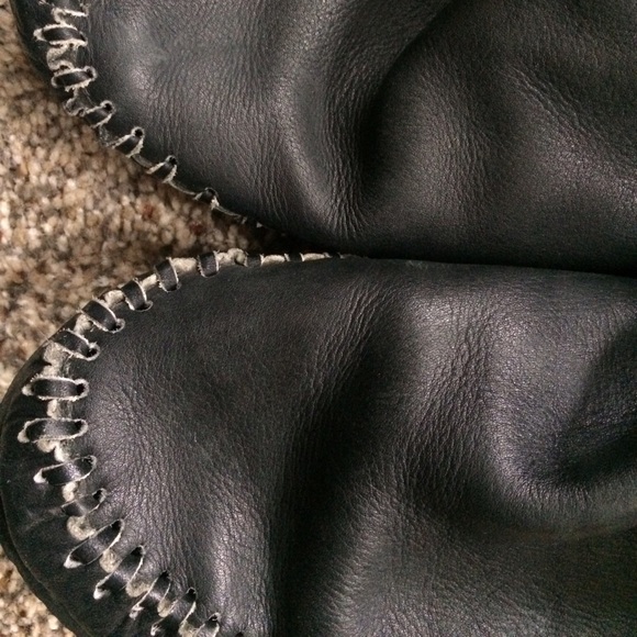 Black Navajo Handmade Peruvian Moccasins - Picture 2 of 4