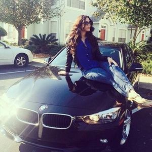 Meet your Posher, Elizabeth