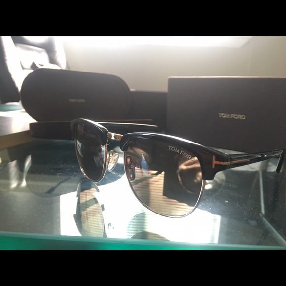 Tom Ford Black Henry Sunglasses Gold-T Round