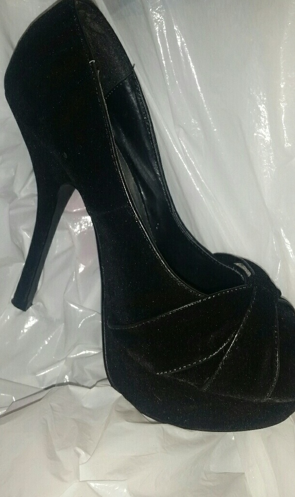 Brand new heels