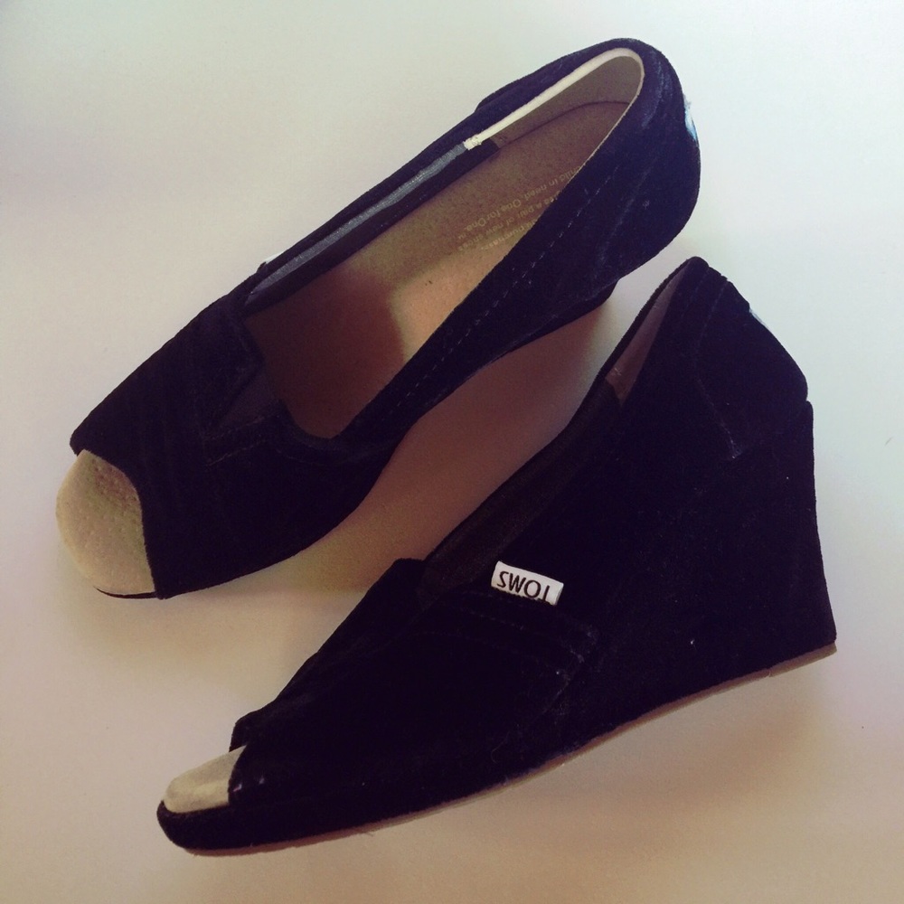 TOMS velvet crush wedges