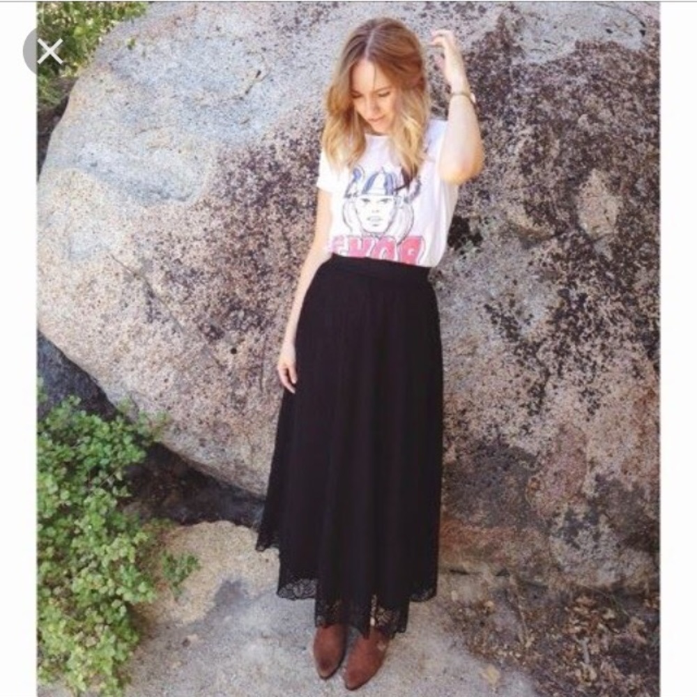 XS - NWT - Black Lace Lucy Skirt