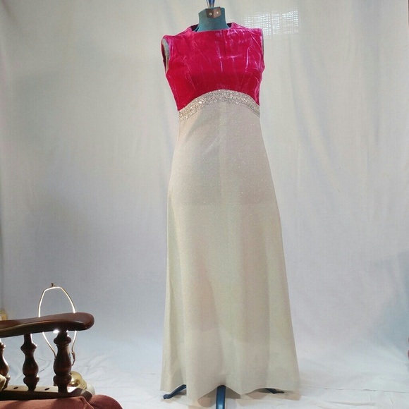 Vintage 1970s handmade velvet and silver gown - Picture 2 of 5