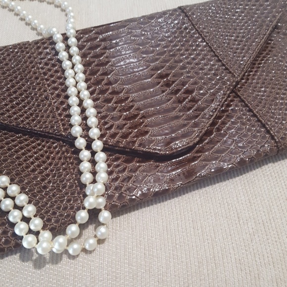 Vegan Leather Clutch (certified) - NWOT - Picture 3 of 8