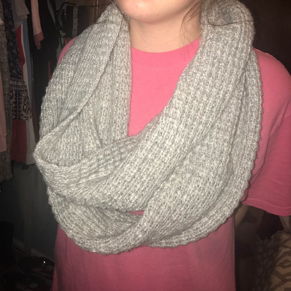 grey knitted scarf