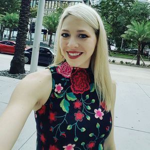 Meet your Posher, Danika
