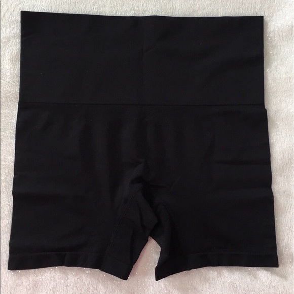 Yummie seamless shaper shorts M/L - Picture 2 of 3