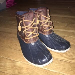 sperry duck boots perfect for rain or snow