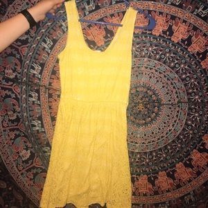 yellow dress