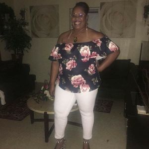 Meet your Posher, Crystal