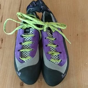 Evolv Nikita Climbing Shoe--brand new