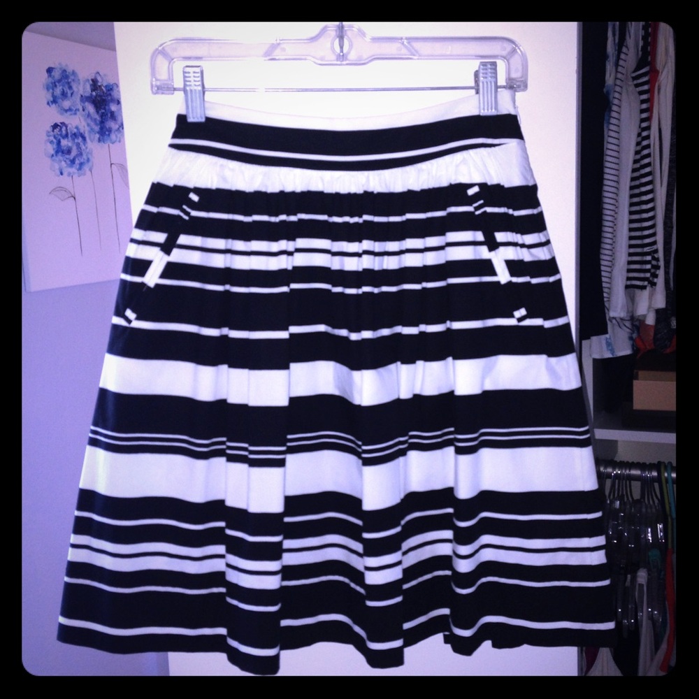 Banana Republic Black and White High Waisted Skirt