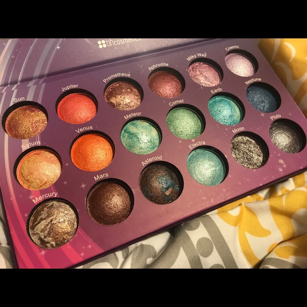 Eyeshadow palette