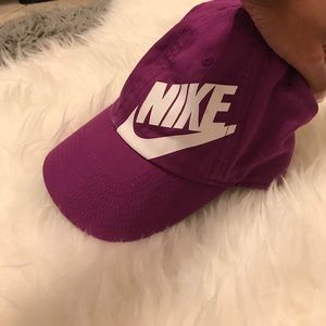NIKE BASEBALL HAT 💜