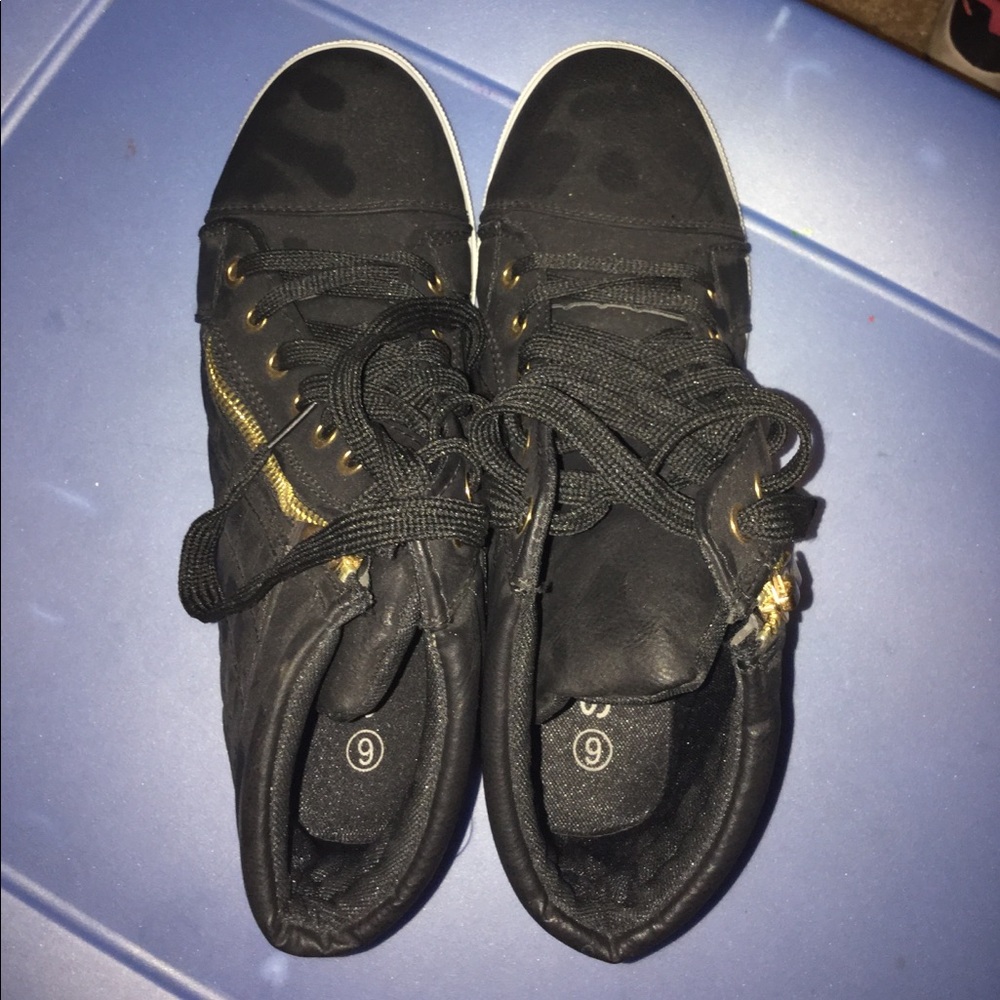 Ohos sneakers
