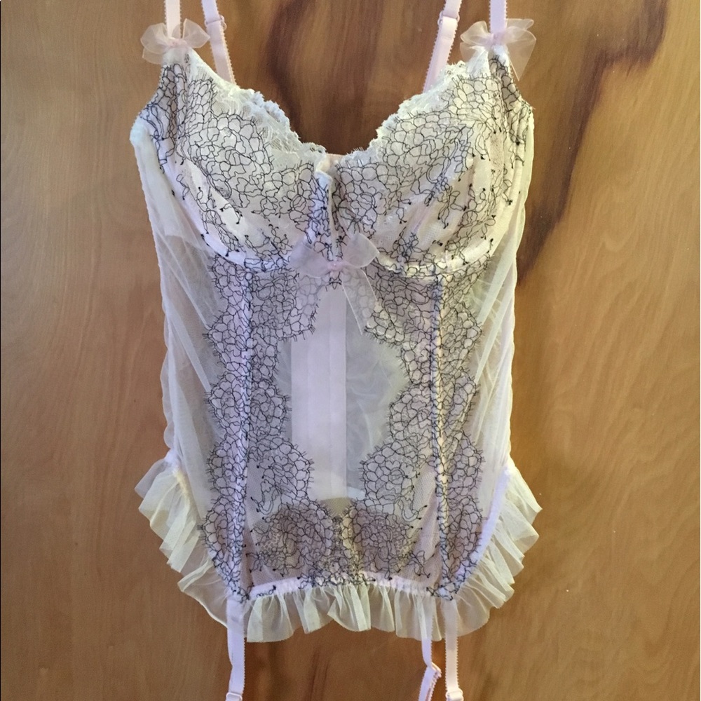 Victoria's Secret merrywidow style corset 36D