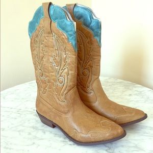 NEW cowgirl boots w/ turquoise accents - fabulous!
