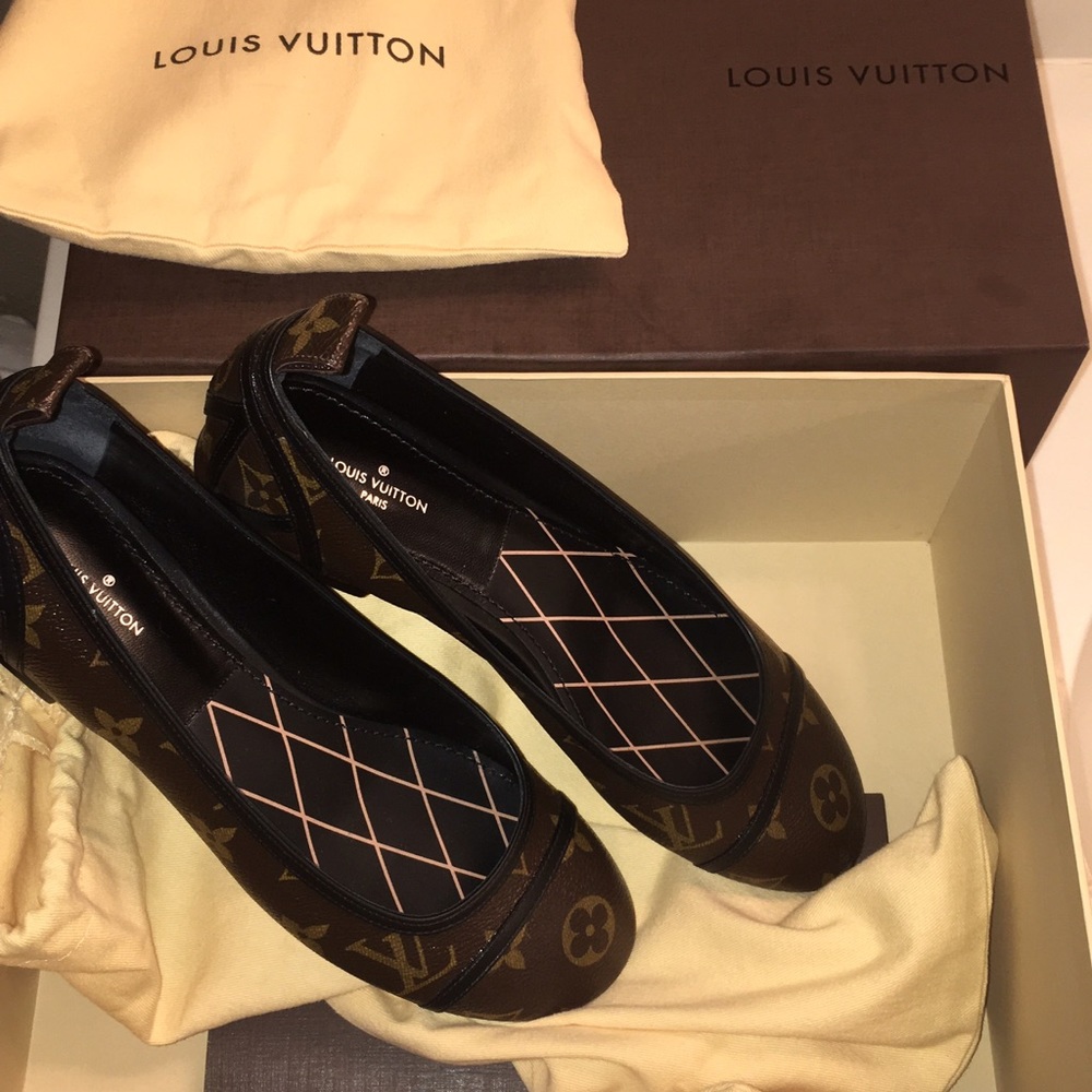 Louis Vuitton flats
