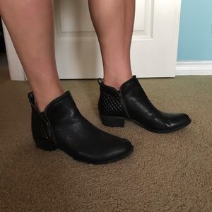 Black Lucky Brand booties