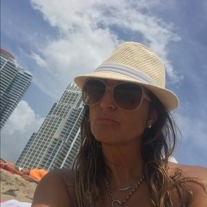 Meet your Posher, Daniela