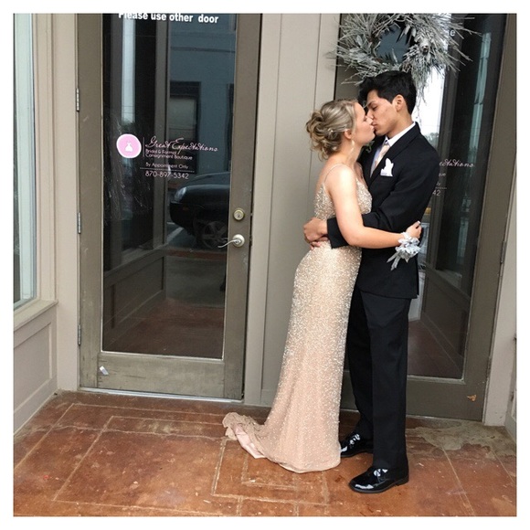 Prom dress - Picture 2 of 3