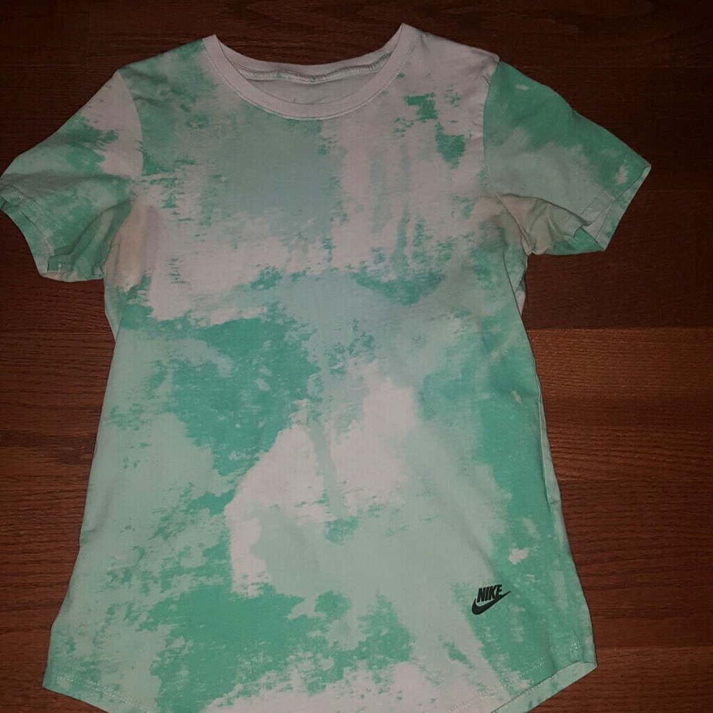 Nike tee shirt