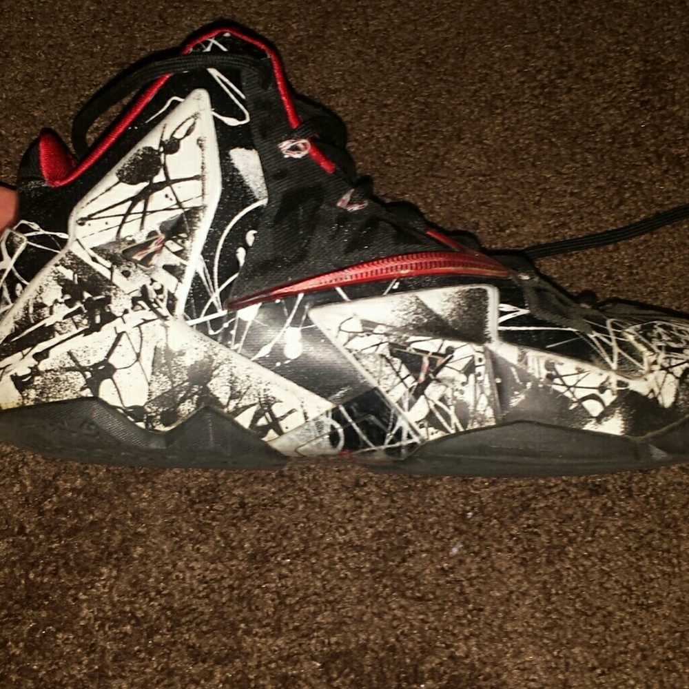 Nike LeBrons Graffiti