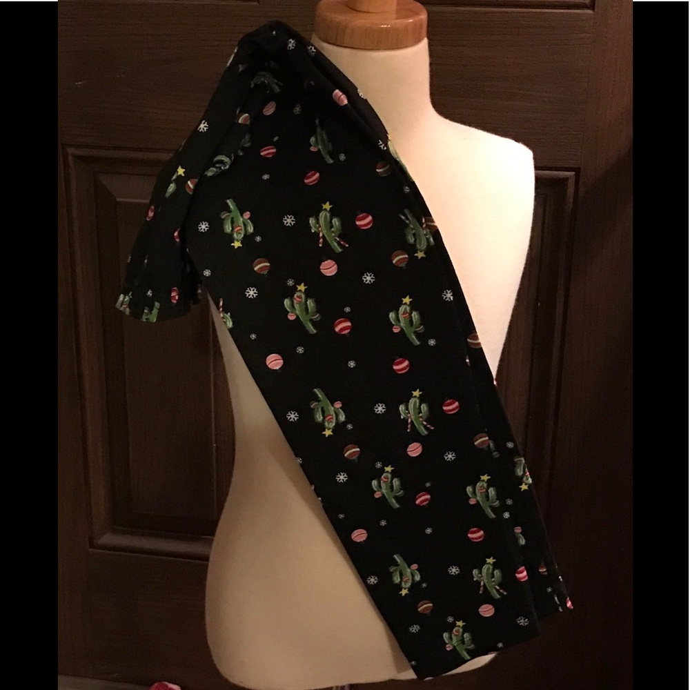 Christmas leggings with cactus EUC 24m